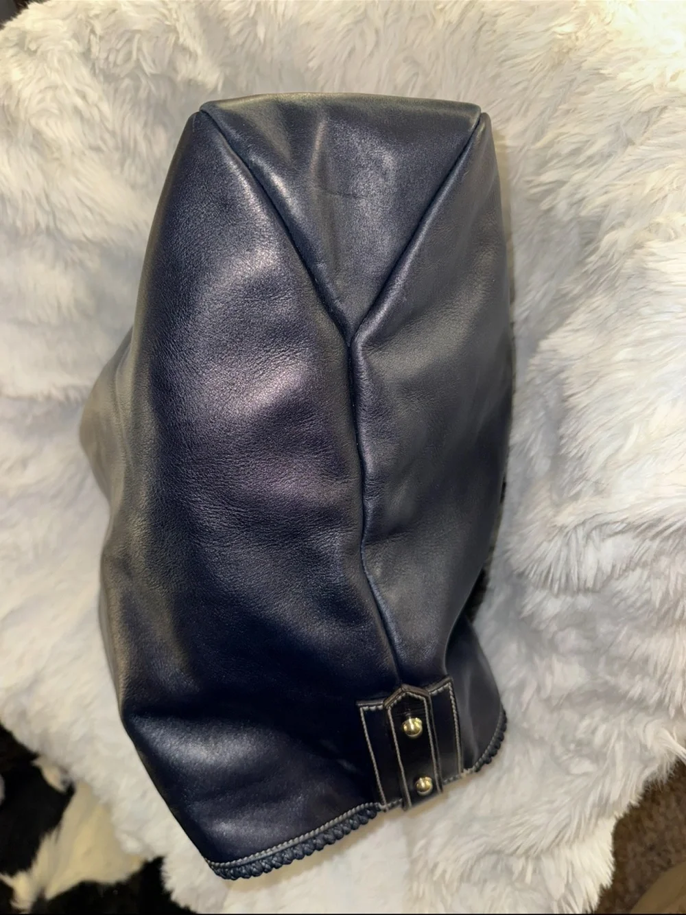 Gucci Navy Blue Horsebit Hobo Women’s Leather Hobo Bag with Gold Tone Hardware